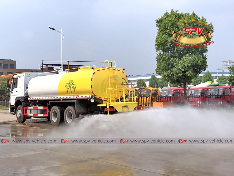 20,000 Litres Water Sprinkling Truck SINOTRUK - Rear Spraying